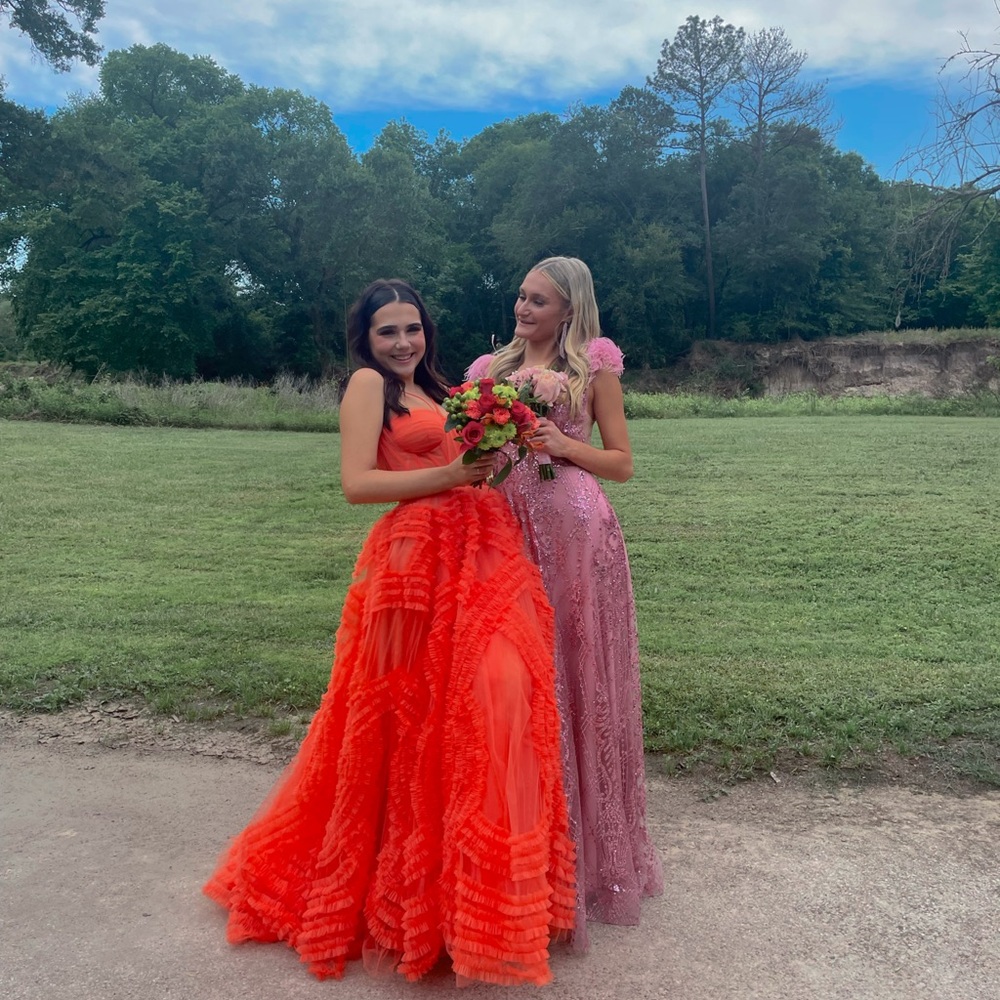 It’s Milla only worn for 3 hours and a size 6!